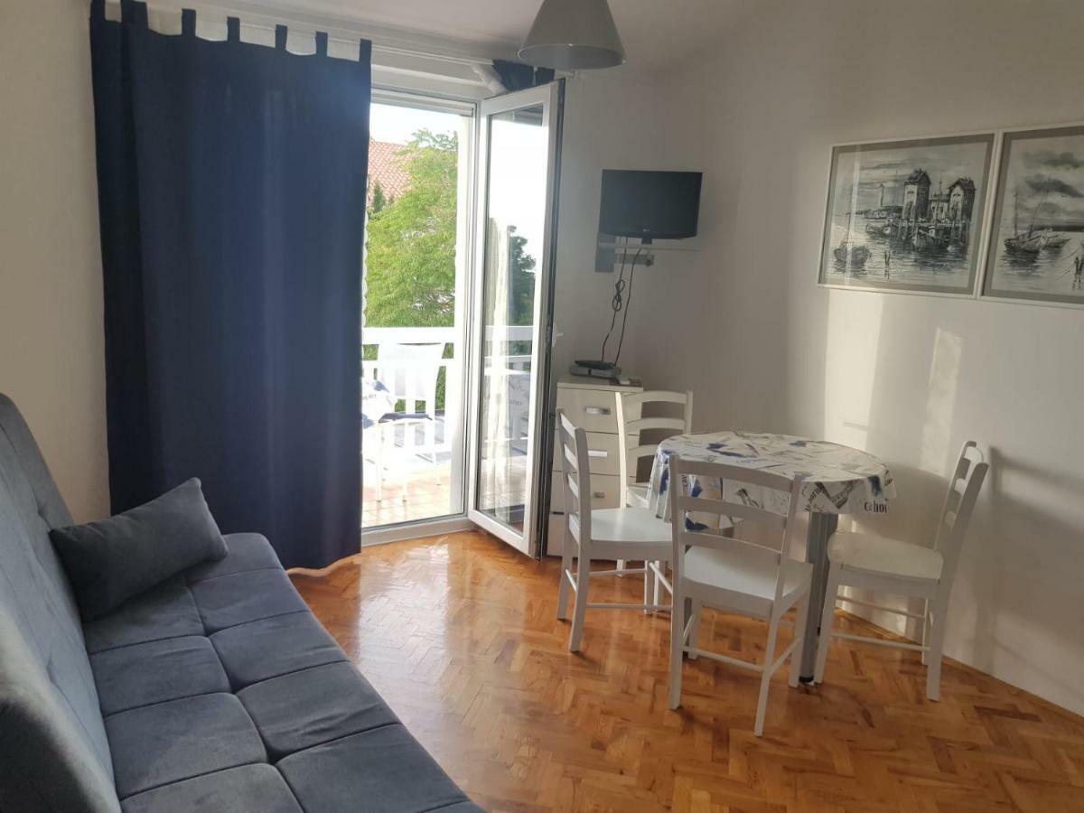 Apartment Hudan Malinska Esterno foto